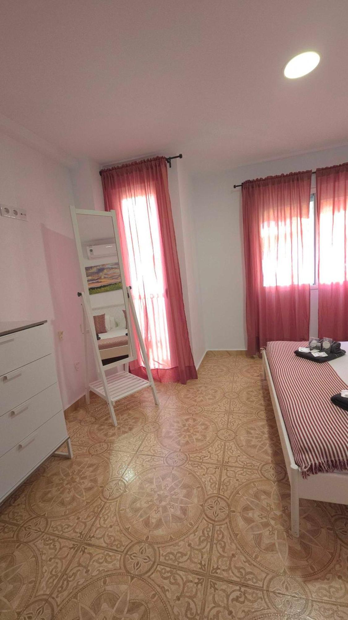 Suncastle Apartamentos Alicante -With Sunny Rooftop Terrace And Barbecue Buitenkant foto